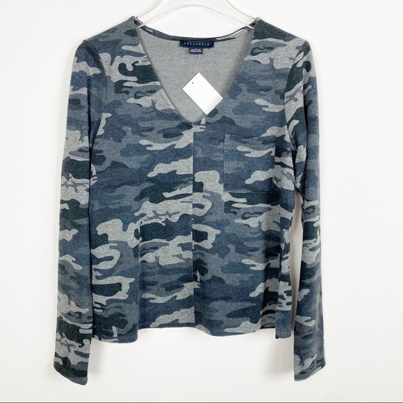 Sanctuary NWT Camo Pocket Long Sleeve V-Neck Top - Picture 2 of 8
